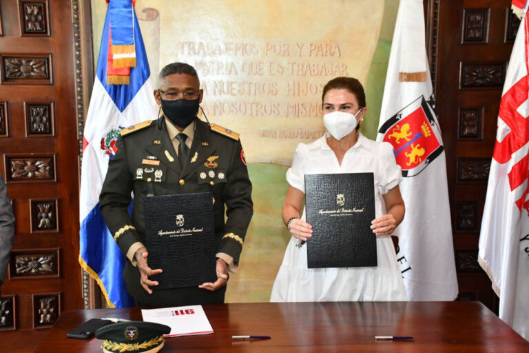 Sistema 9-1-1 firma acuerdo de cooperación interinstitucional con el Ayuntamiento del DN