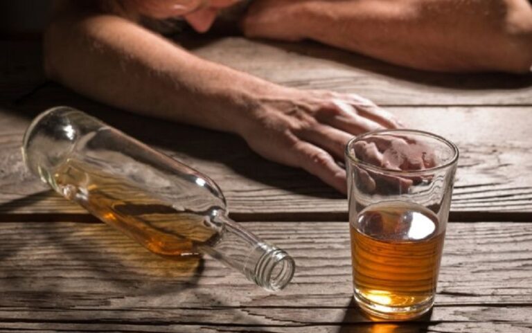 Imponen prisión preventiva a tres comerciantes por venta de bebidas adulteradas en Santiago y SD