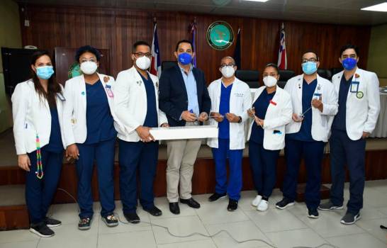 FUNDOURO Dr. Pablo Mateo dona equipos al Hospital Central de las Fuerzas Armadas