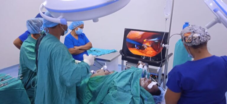 Hospital San Bartolomé de Neiba realiza primera cirugía laparoscópica –