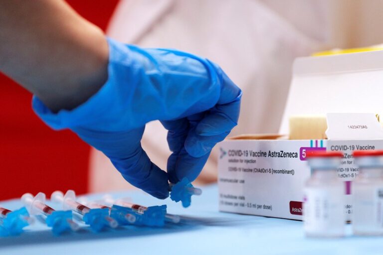 Cuáles son los países europeos que restringieron el uso de la vacuna contra el COVID-19 de AstraZeneca tras su vinculación con casos de trombosis