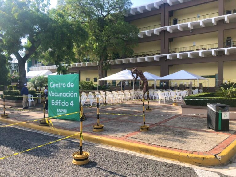 Poca asistencia se registra este sábado en los centros de vacunación contra Covid