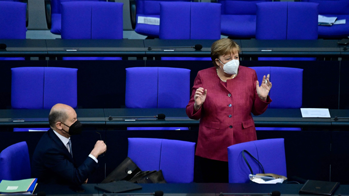 Merkel asegura que la pandemia tiene "firmemente agarrada" a Alemania y pide nuevas restricciones