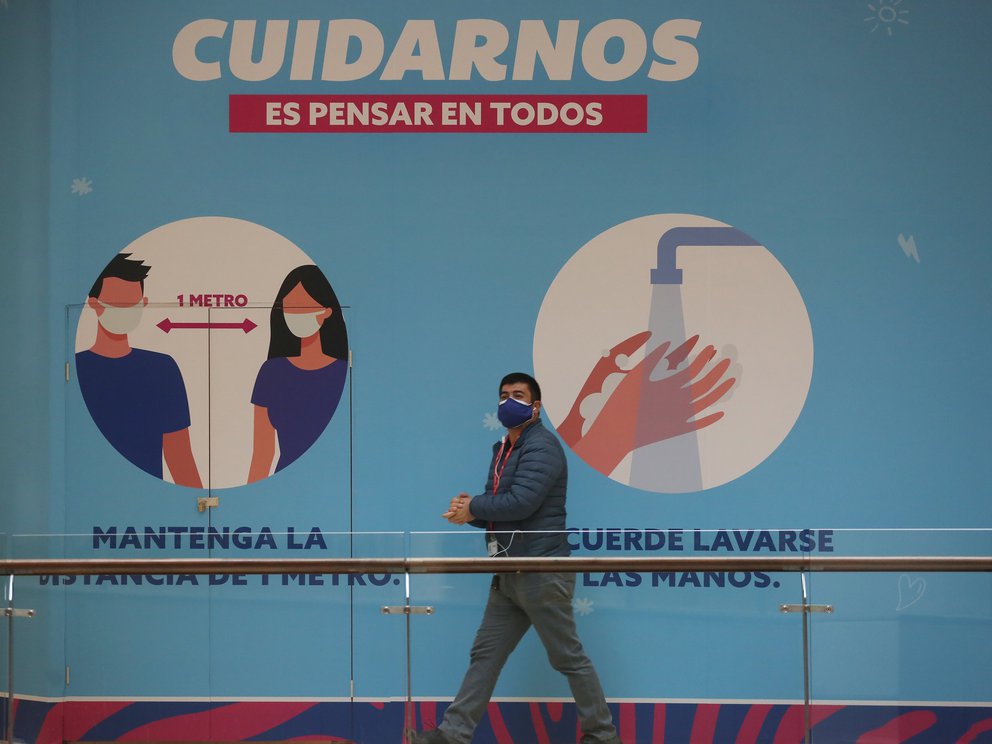 La OMS advirtió a Chile que este es “el peor momento” para relajar las medidas contra el COVID-19