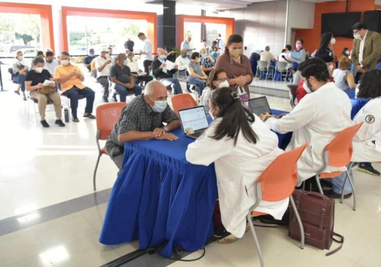 PUCMM informa el servicio de vacunación no abrirá esta semana