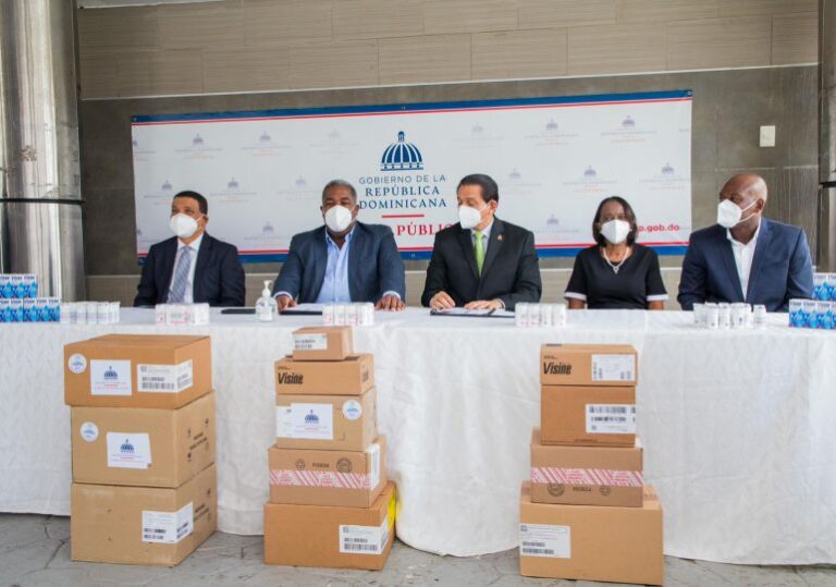 Gabinete de Política Social entrega donación de medicamentos a Salud Pública