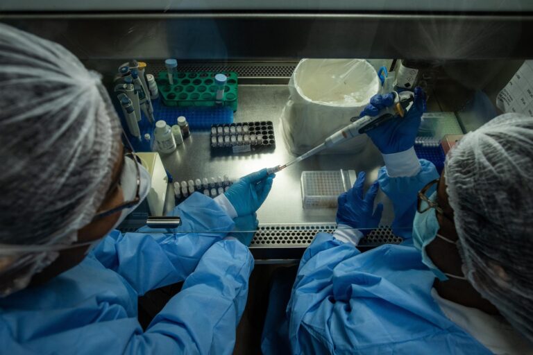 Demuestran que el virus también se transmite por células del