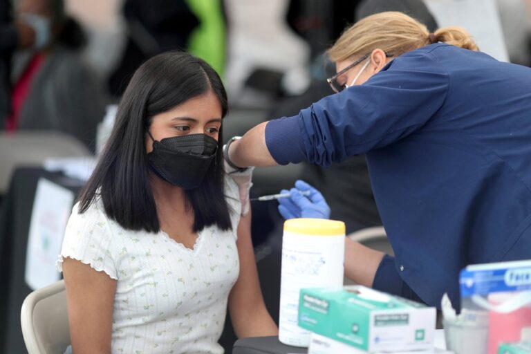 EEUU superó las 250 millones de vacunas aplicadas: casi el 60% de su población tiene al menos una dosis