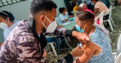 RD rompe récord al vacunar contra el COVID-19 a 160 mil personas en un día