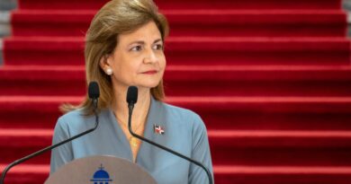 Vicepresidenta y Ministro de Salud Pública anuncian ampliación de VacúnateRD