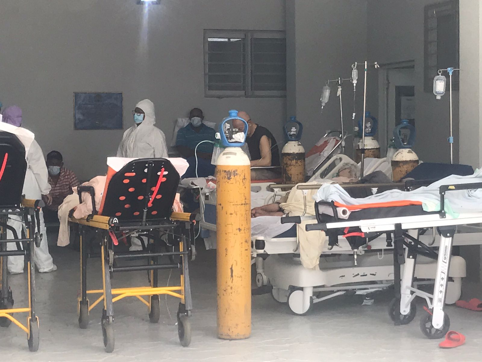 De mal en peor situación por Covid en centros médicos; mueren 6 en Clínica Jiminián este fin de semana
