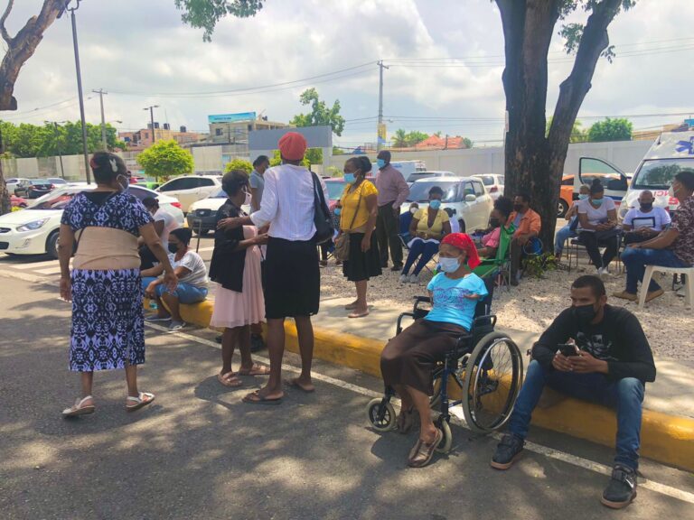 Sigue crítica situación por coronavirus en el Moscoso Puello