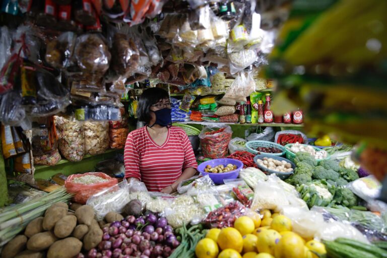 OMS recuerda que alimentos contaminados matan cada año a 420,000