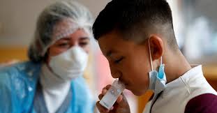 Por qué los niños tienen menos síntomas graves de COVID-19