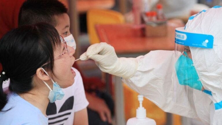 Coronavirus: China enfrenta su peor brote de covid-19 desde el