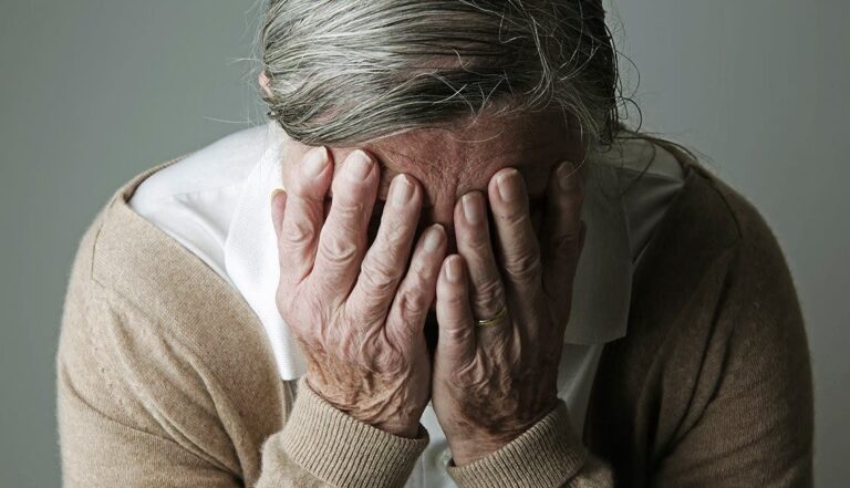 Edad y antecedentes familiares, lo que hay que “oír” en