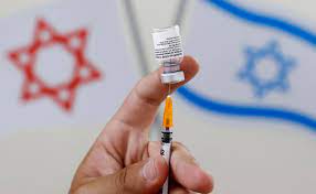 En Israel ya aplican una tercera dosis de la vacuna COVID-19 a personas inmunocomprometidas
