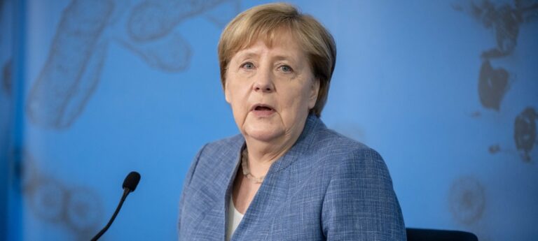Apelación de Merkel y Spahn "Cuantas más vacunas, más libre"