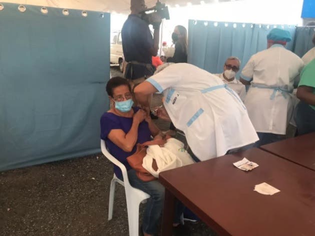 San Cristóbal sigue con el peor registro de vacunación con dos dosis; Espaillat, rumbo al 70%