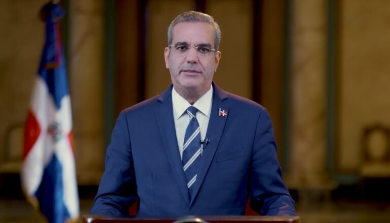 Salud. Mejoras en atención emergencias; Gobierno prepara 65 ambulancias para servicio interurbano