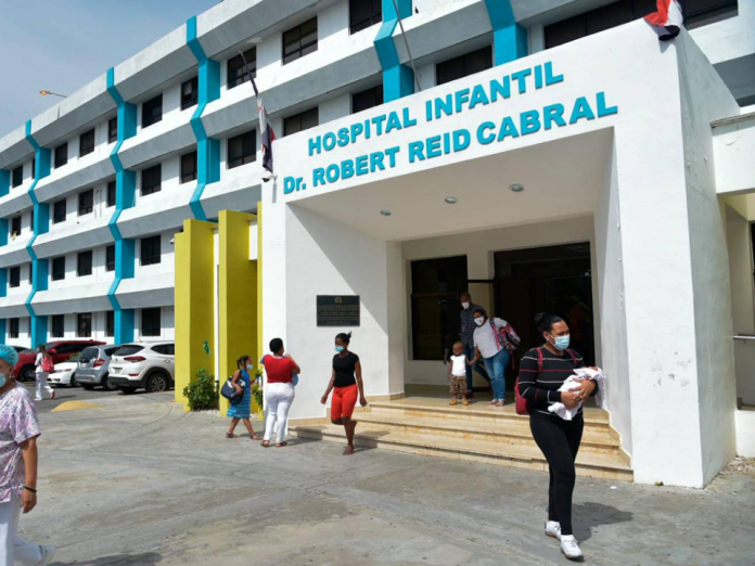 Dengue se eleva ; 14 niños ingresados en el Robert Reid Cabral
