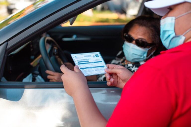 MAPFRE Salud ARS instala centro de vacunación vehicular de Covid