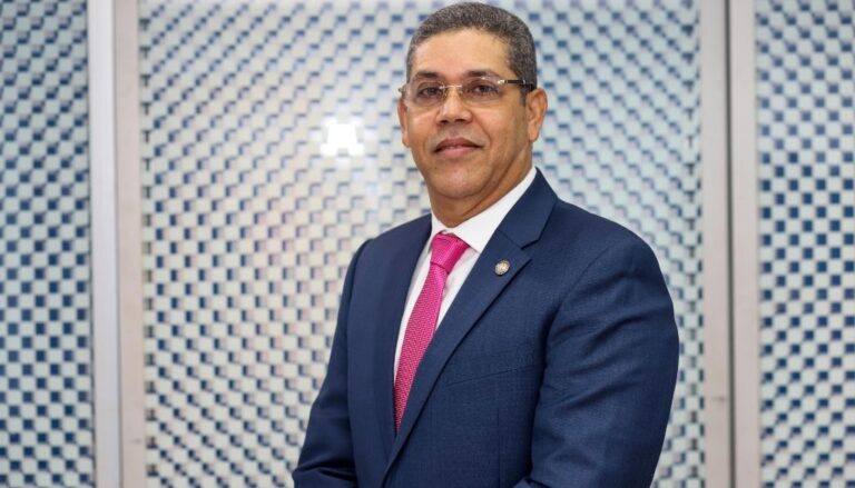 Cirujanos oncólogos dedican su congreso al doctor Ramón Pérez Martínez