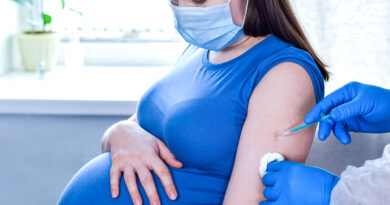Instituciones advierten vacunación covid-19 en embarazadas