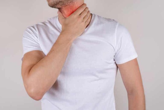 Dolor de garganta por estrés: ¿a qué se debe y cómo actuar?