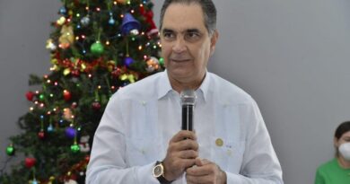 Dr. Santiago Hazim, director ejecutivo de SeNaSa, realiza visita a la Fundación Nido Para Ángeles