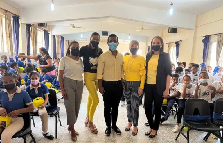Oncólogos realizan charla por el día internacional de la lucha contra el cáncer infantil