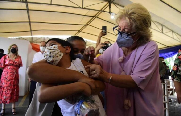Pediatra afirma vacunación en niños reduce la probabilidad de hospitalización o muerte