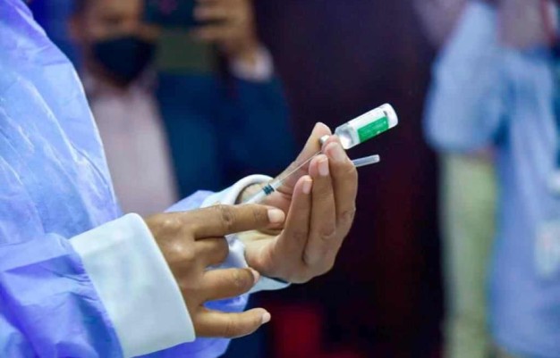 Niños no vacunados serán admitidos en los centros educativos sin prueba PCR