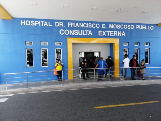 Moscoso Puello asiste cientos de pacientes cada mes en Unidad de Fisiatría