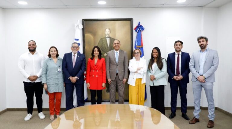 OGTIC establece agenda de trabajo con delegación del Ministerio de Economía y Transformación Digital de España para impulsar las TIC en el país.