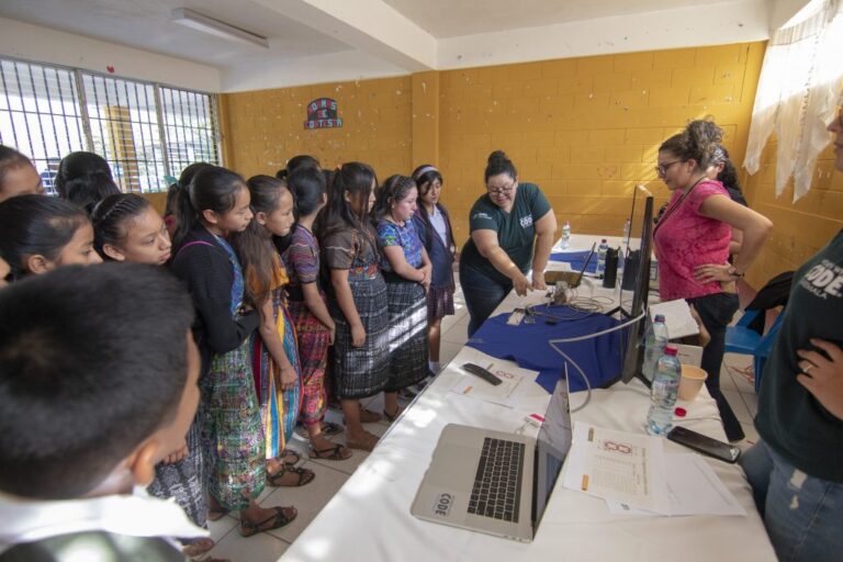 Programas de Ciudadanía Corporativa de Samsung promueven la inclusión y participación de niñas y jóvenes en tecnología