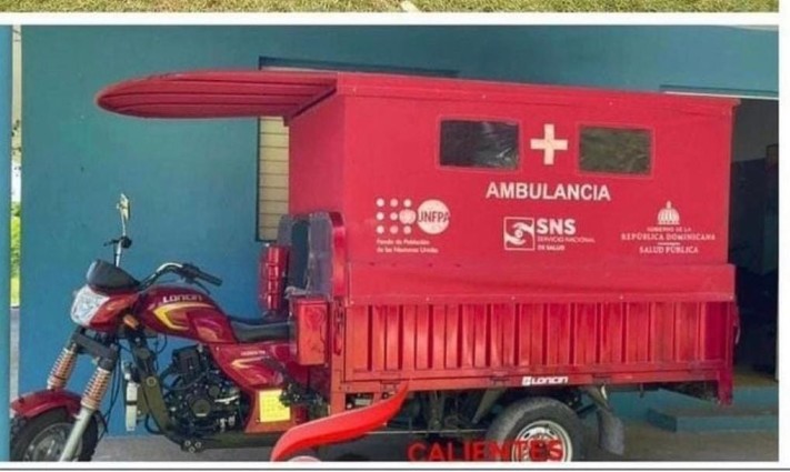 SeNaSa recibe motoambulancias para clínica rural de Elías Piña