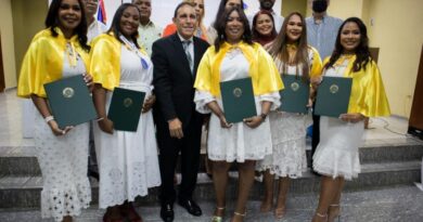 Clínica Cruz Jiminián realiza primera graduación interna de Medicina Familiar y Comunitaria
