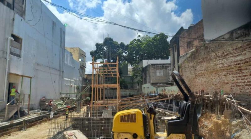 Reconstrucción del hospital Padre Billini avanza sin fecha de entrega