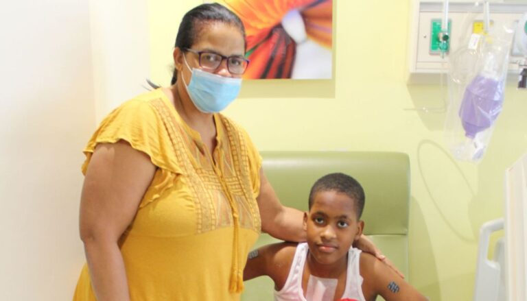 Utilizan innovadora técnica para realizar reemplazo valvular a niño