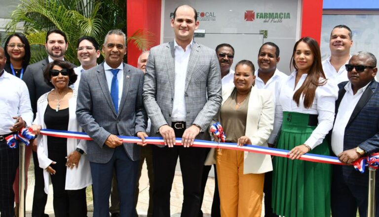 Ponen en funcionamiento Farmacia del Pueblo en Ciudad Juan Bosch