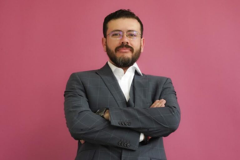 Blefaroplastía, un procedimiento que rejuvenece la mirada  