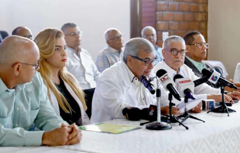 CMD declara la guerra abierta a las ARS y ordena desafiliarse de Universal