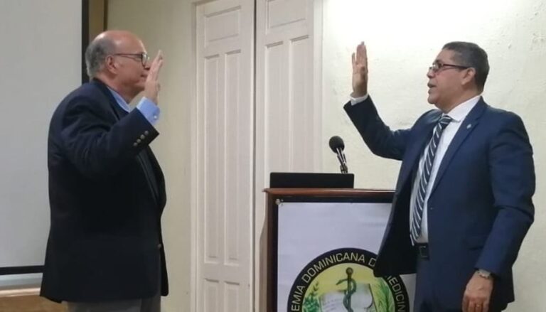 Dr. Herbert Stern asume presidencia Academia Dominicana de Medicina 