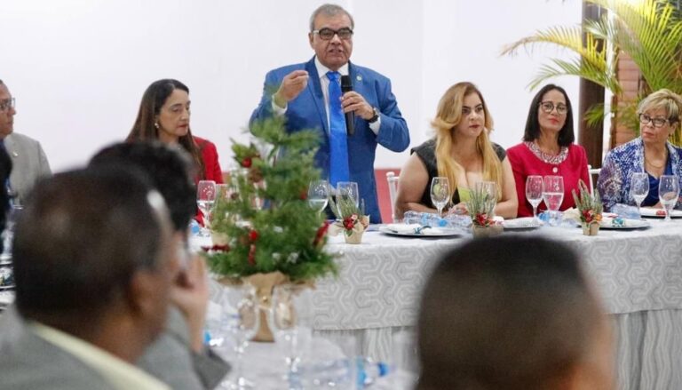 Médicos dan otro paso en lucha por modificar Ley Seguridad Social