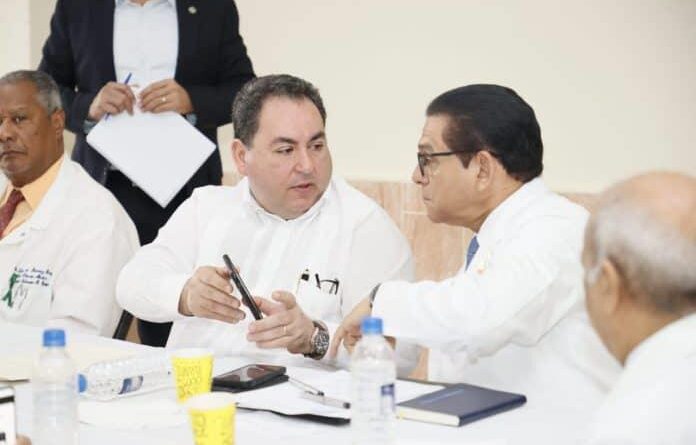 Salud Pública y SNS acuerdan implementar mejoras en el Hospital Salvador B. Gautier