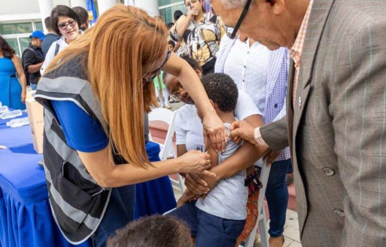 SP vacunará más del 95 % de los niños contra polio y sarampión