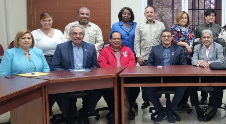 Decanos Ciencias de la Salud dan seguimiento a temas de educación