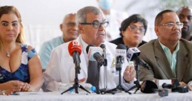 Médicos dominicanos anuncian paro; exigen mejores pensiones