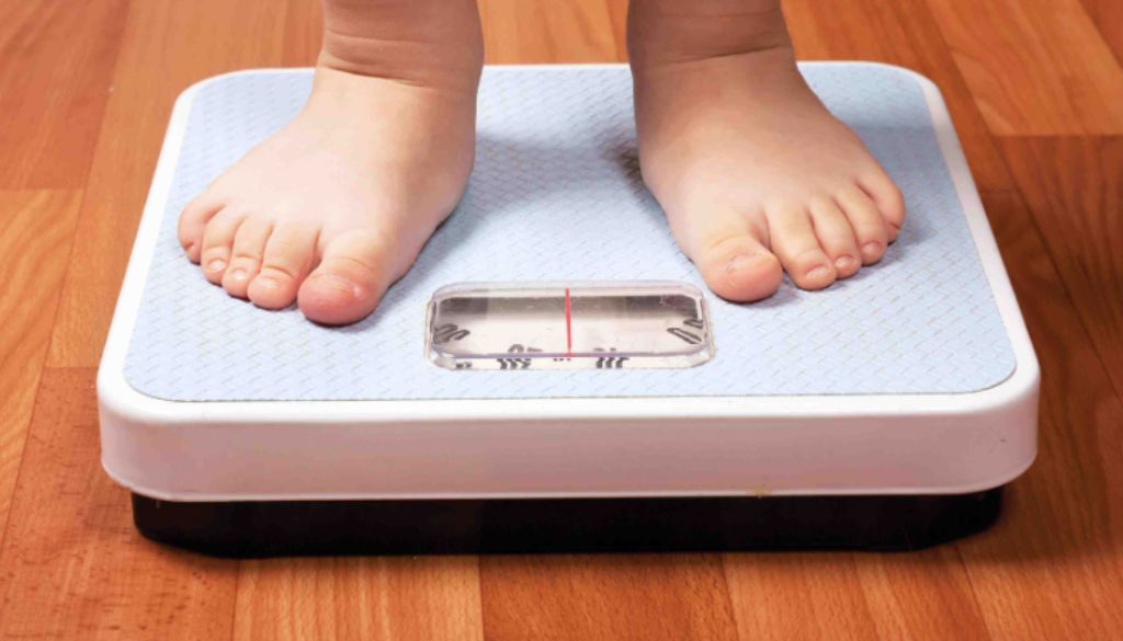 18% especialistas les incomoda hablar de sobrepeso con adolescentes obesos